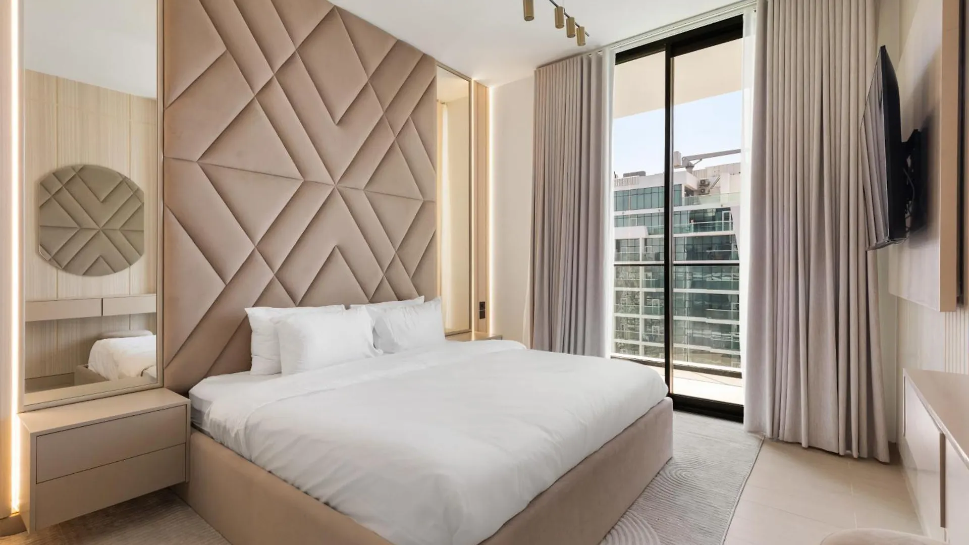 Your Own Pool Spacious 2Bdr Apartment Jvc Dubai